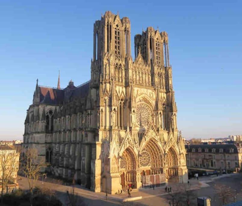 Cathedrale/Cossu/Confortable/Spacieux رانس المظهر الخارجي الصورة